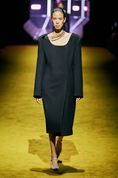 Look 8